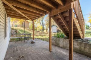 DG Custom Builders custom deck construction