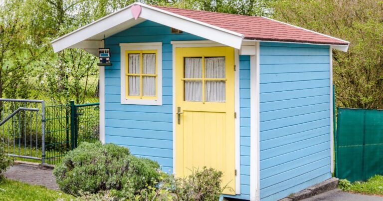 DG Custom Builders backyard she shed 001